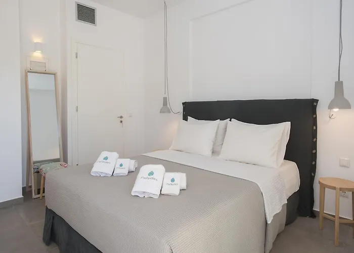 Pefkides Marathópoli