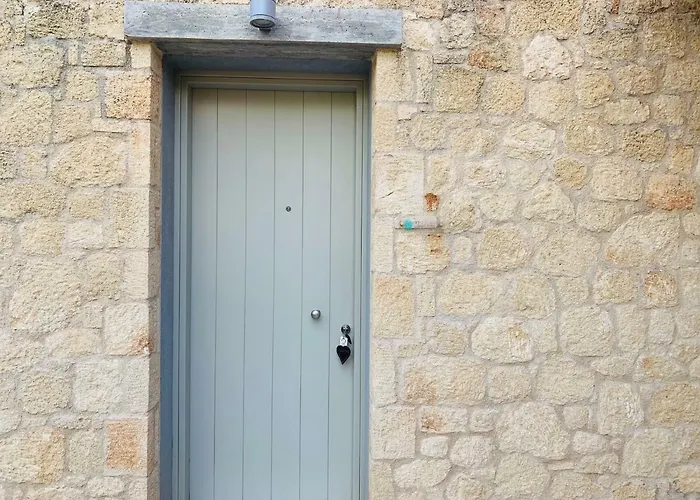 Pefkides Marathópoli